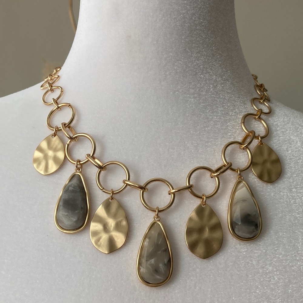 Elegant Gold and Silver Teardrop Necklace